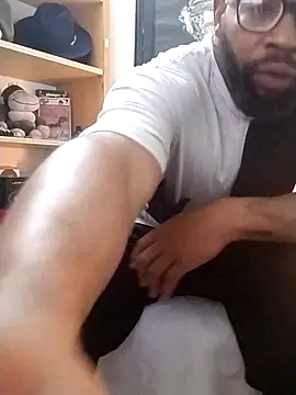 king_malik (Ask my age) - play with my lush for 5 minutes