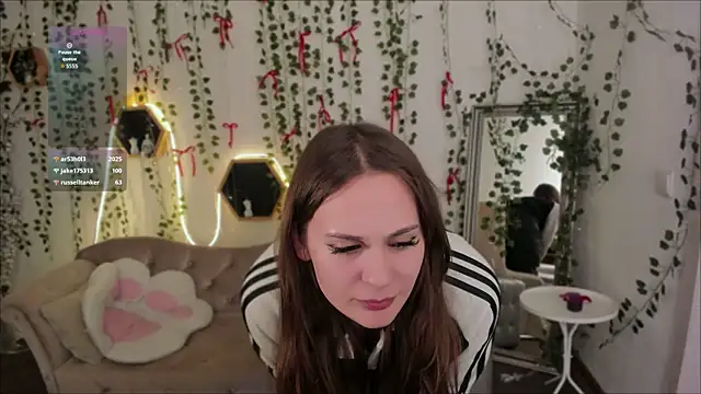 rita_wild (Ask my age) - run hand sensually over neck