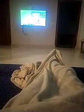 desiandaj (Ask my age) - Need a Female partner for live show