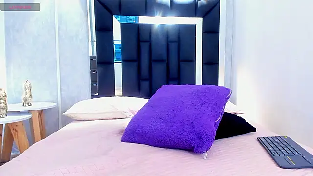 elian_7 (M twink) - SPANK IN MY ASS X 5 MIN