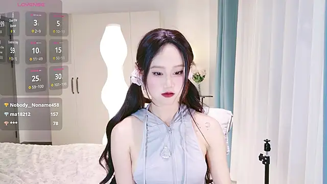 schoolgirl-nurse (F teen) - 全裸十分钟