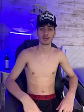 emir_ozan_ (M twink) - Play balls