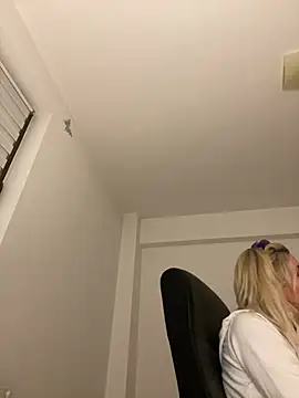 amelia9798 - Amelia9798's free webcam - UK Sex Cams