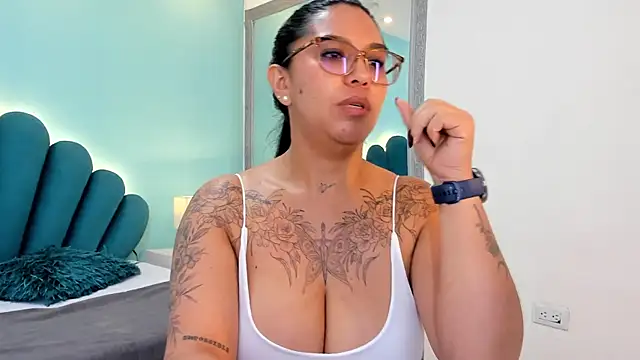 sharlott18 (F young) - ride dildo !!