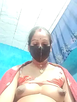 Nandani-758 webcam
