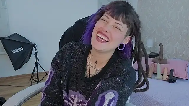 _sharlotte777 (F young) - nipple clamps and show panty