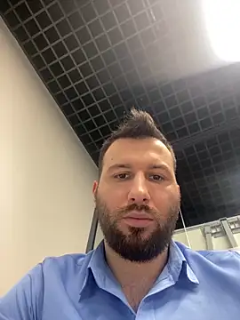 speddy34 (M young) - Open dick and spit