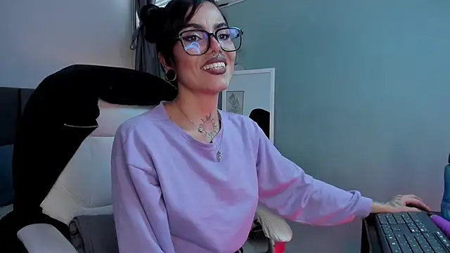 Esmeralda_CO webcam stripchat model stream image