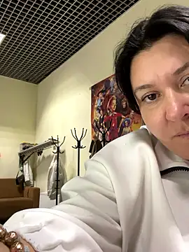 Webcam Model (Liza_Will)  is live.Free join now!