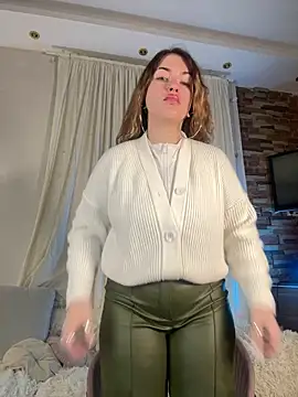 Webcam Model (Tattitude_)  is live.Free join now!