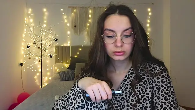 real_cutie1 (F teen) - birthday present