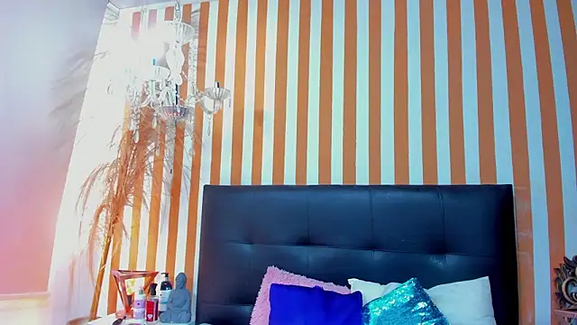 lunatoledo - LunaToledo's free webcam - UK Sex Cams