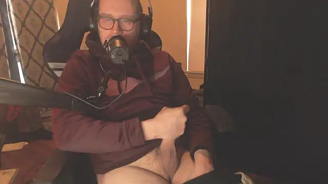 chicostick413 (Ask my age) - make daddy cum hard bby