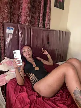 Webcam Model (Ruthlessvee) is live