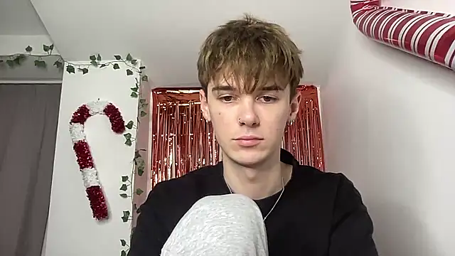 milk_guy (M twink) - for new powerbank for blackout