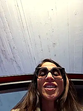 sexy7883 (Ask my age) - @Chiamo mii faccio toccare le tette