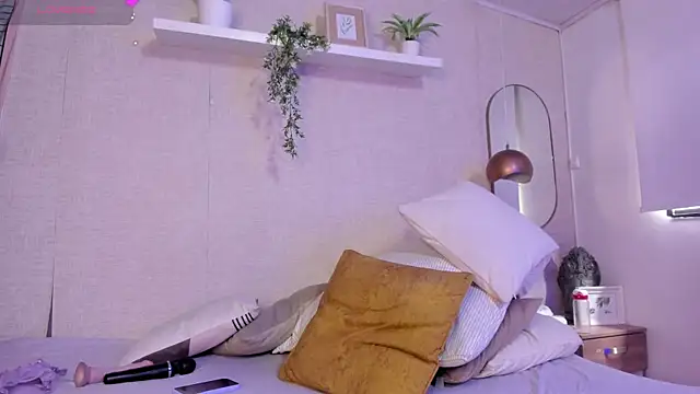 violeta_dh (F young) - Slip my tits