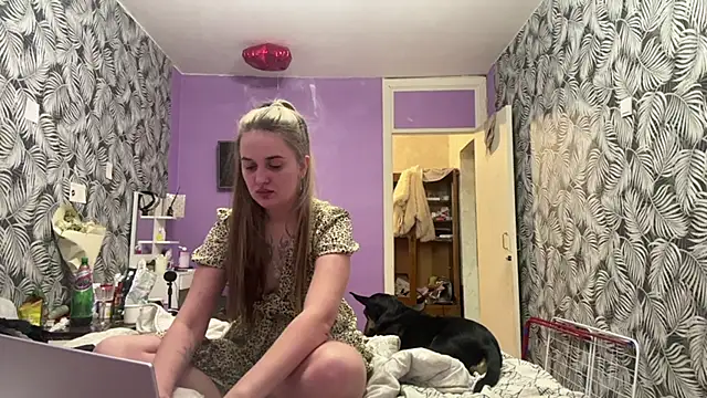 felicidadchiariello (Ask my age) - air kiss