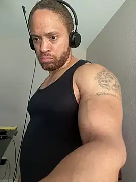 fathero1time (M mature) - 4000 tokens and I bust a good nut!