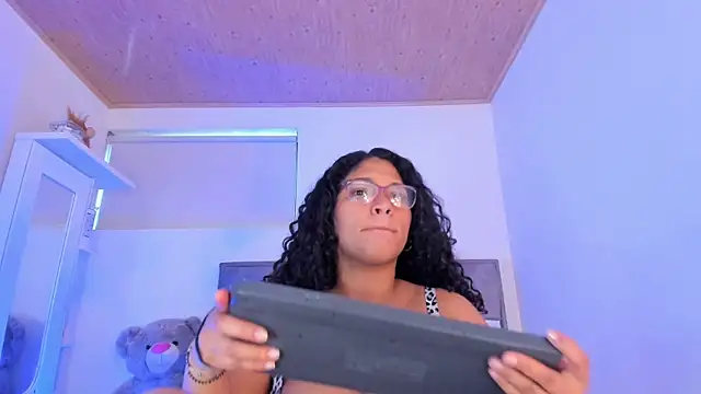 iriss_25 (F young) - show anal with big dildo 🍑🤫