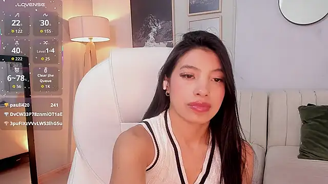 Tiffany_Low webcam