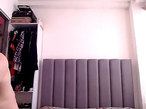 saara_johnson496 webcam