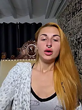 kylie_blck (F young) - ShowTits+1Pic+1SurpriseVideo