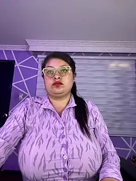 Webcam Model (MiiaaJoness)  is live.Free join now!