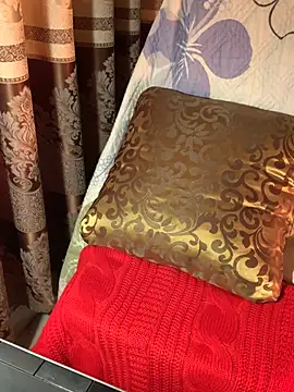 lydia-a (F young) - Please help me cum