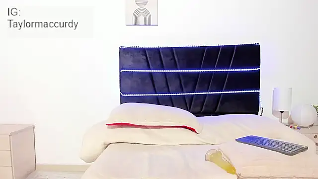 Taylormaccurdy_ webcam