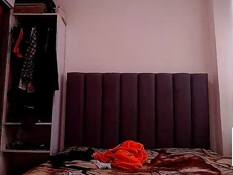 saara_johnson496 webcam