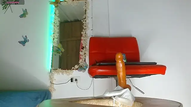 meriilyn_monroe724 (F young) - anal in ticket show