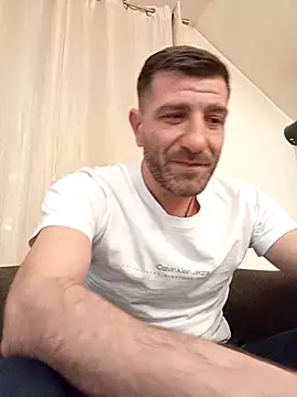 alexdaniel89 (Ask my age) - How what to see me in tha shower