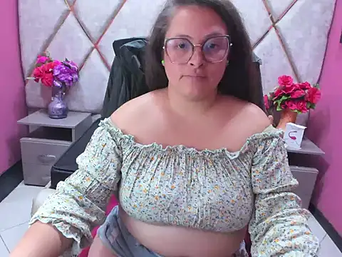 sarah_boobs_ - Sarah_Boobs_'s free webcam - UK Sex Cams