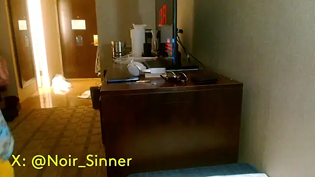 sinnernoir Live Webcam on Stripchat