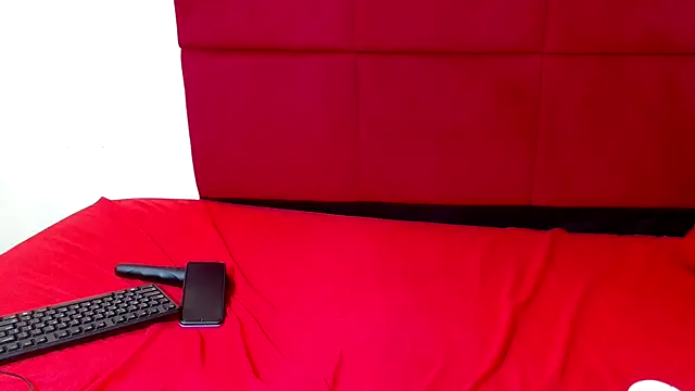 hugetitisxx (F young) - lets destroy this tight pussy daddy