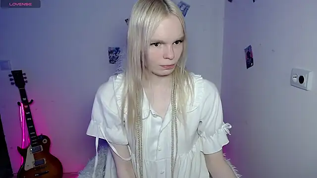 emily_nyaffee (T young) - cum show