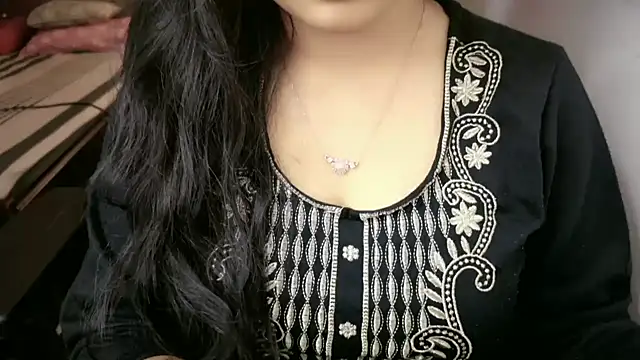 spicey_summi (F young) - control toy 5 min oil on boobies