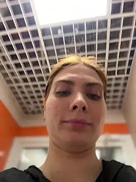 assole (F young) - pinch nipples