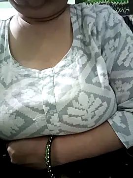 kavya_kapoor (F milf) - I will u my ass oil massage