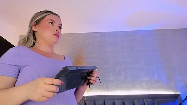 gaiabaker (F young) - Sensual naked and dance