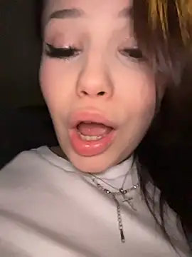 chloe__moon (F young) - HUGE FOUNTAIN SQUIRTING in your MOUTH