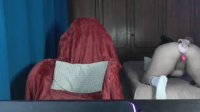 bunnyfox420 (G young) - let's spice up the room 🔥🔥