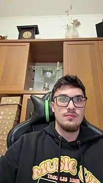 naplesguy04 (M twink) - flash cock