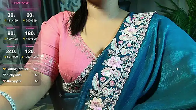 _lisha_ (F young) - Oil on Boobs😝