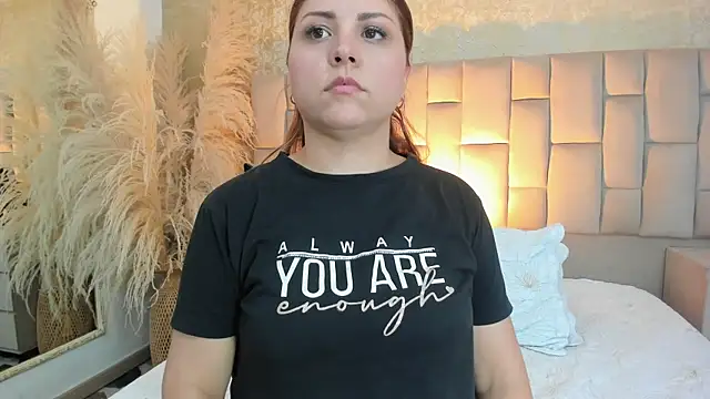 cloesummerr_ (F young) - oil on feet