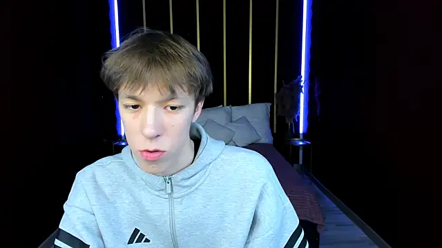 markbranston (M twink) - im in boxers