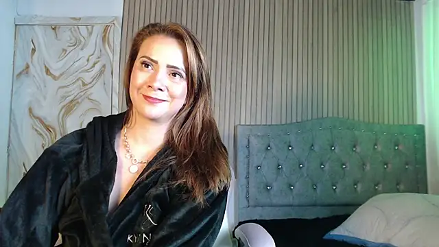 karla_ferrer_x (F milf) - Boobs out and bouce!!!!