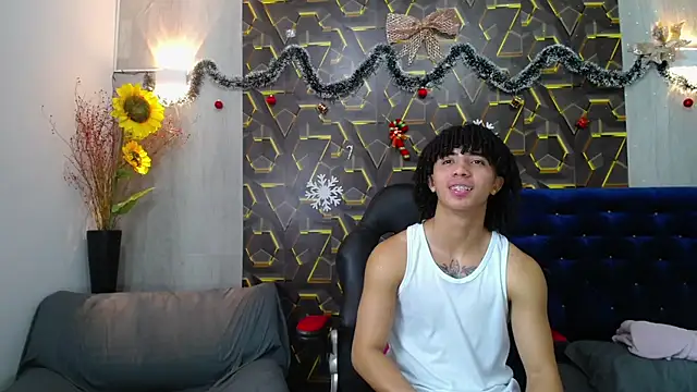 kim_curlyy (M twink) - naked exercise