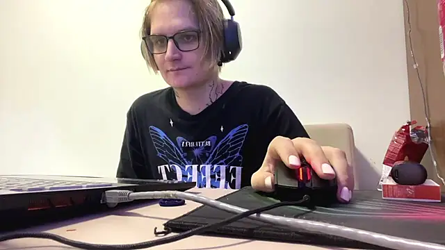 l1saazart (T young) - suck dildo